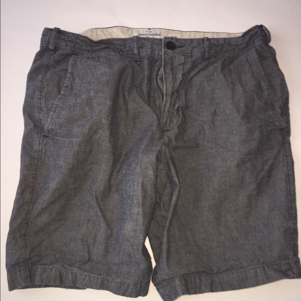 Men’s casual shorts.